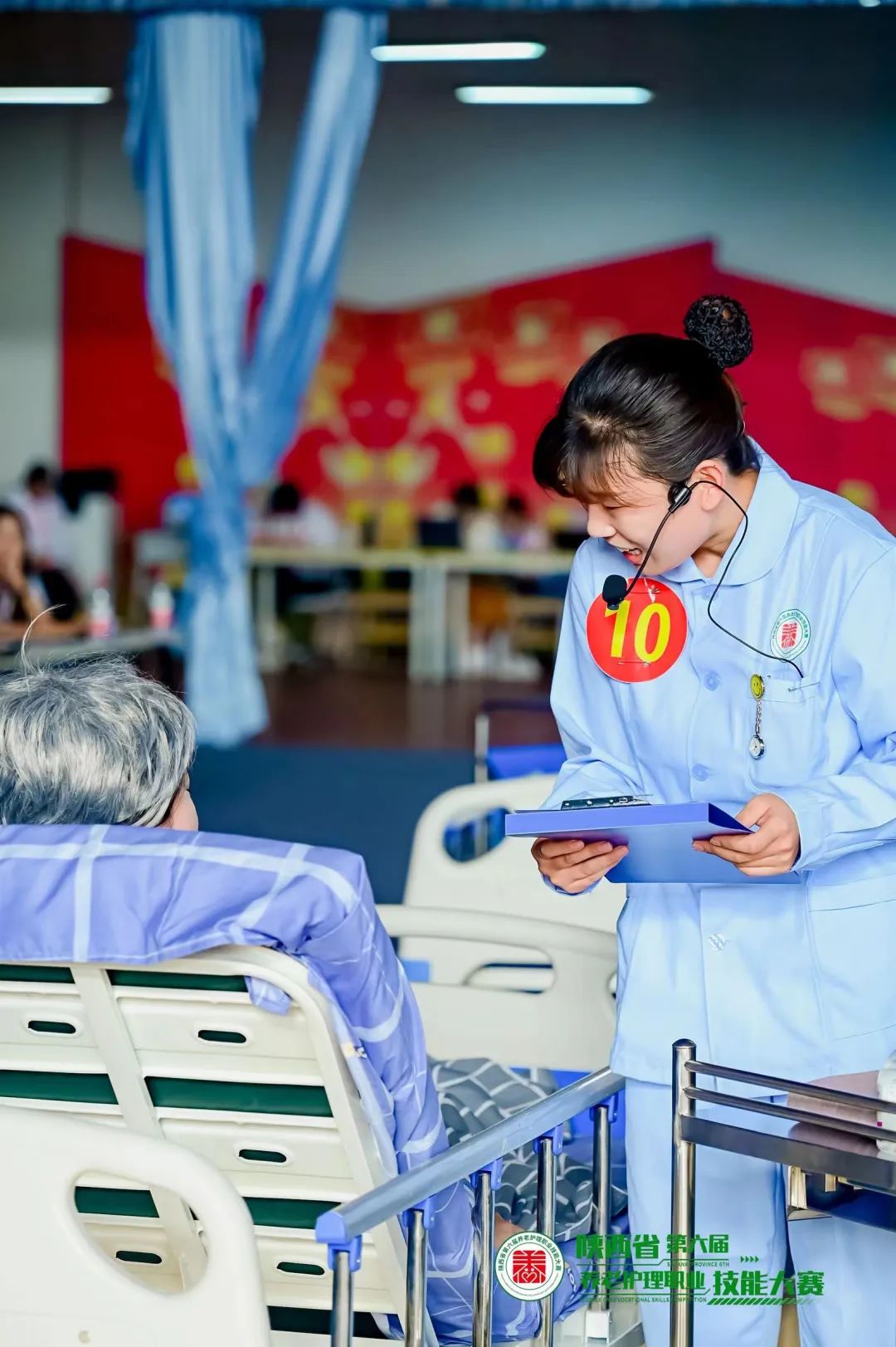 頤悅養(yǎng)老公司的李露露，你是好樣的！